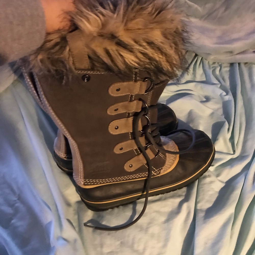 Like new sorel Joan of arctic boots